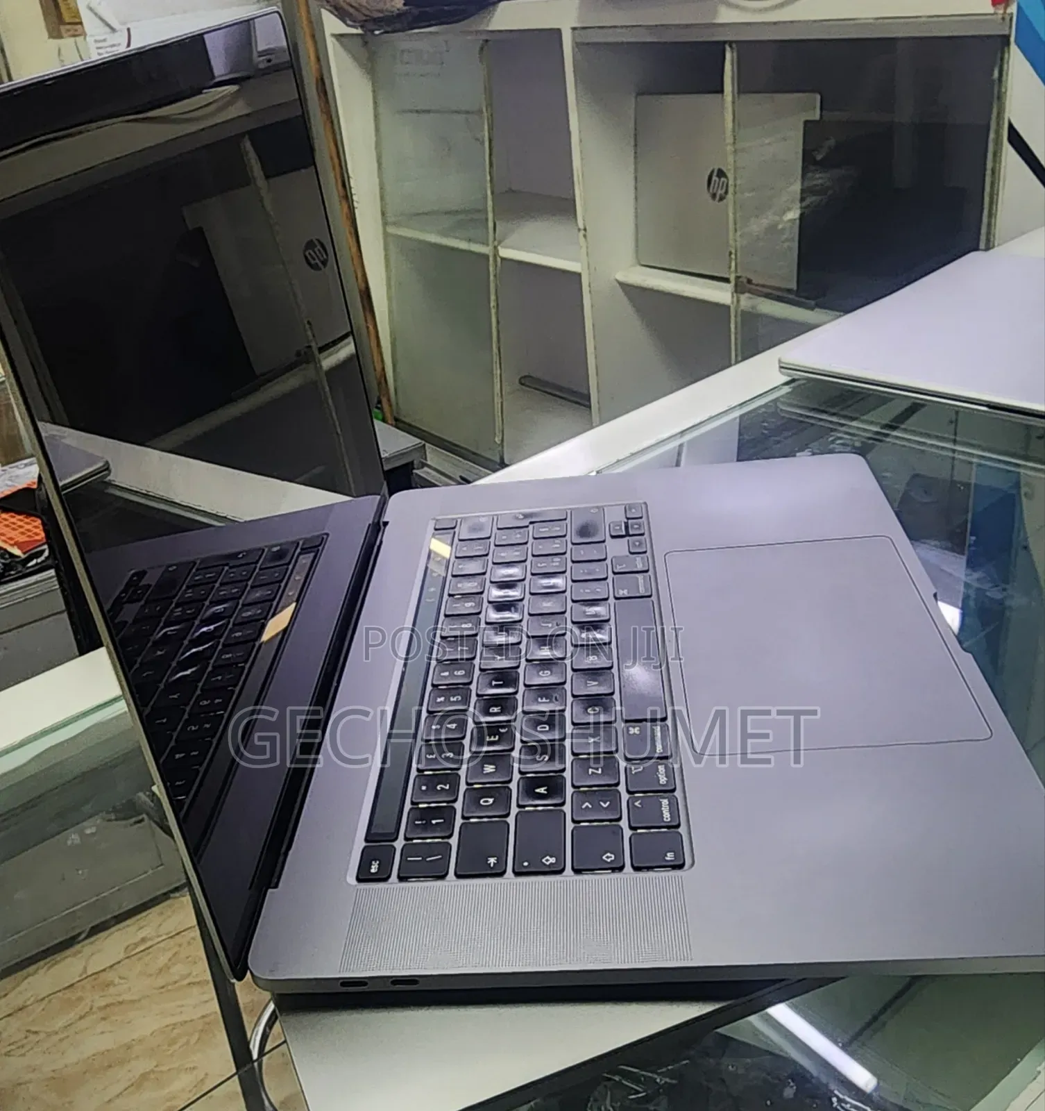 New Laptop Apple MacBook Pro 2019 16GB Intel Core i7 SSD 512GB