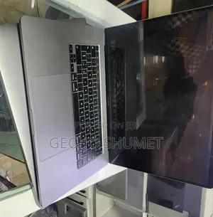 New Laptop Apple MacBook Pro 2019 16GB Intel Core i7 SSD 512GB