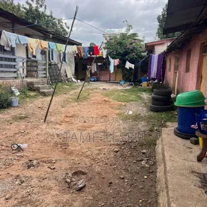 2bdrm House in ካዛንቸስ, Yeka for sale