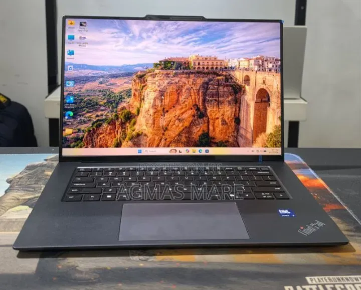 New Laptop Lenovo 32GB Intel Core Ultra 7 SSD 1T