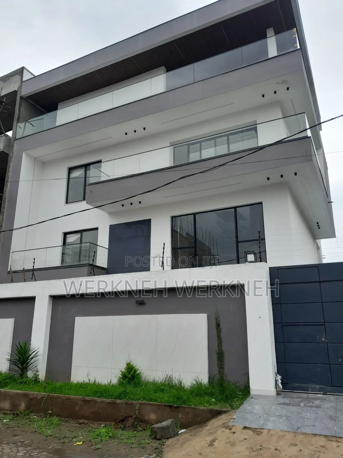Furnished 7bdrm Penthouse in የግል, Bole for sale