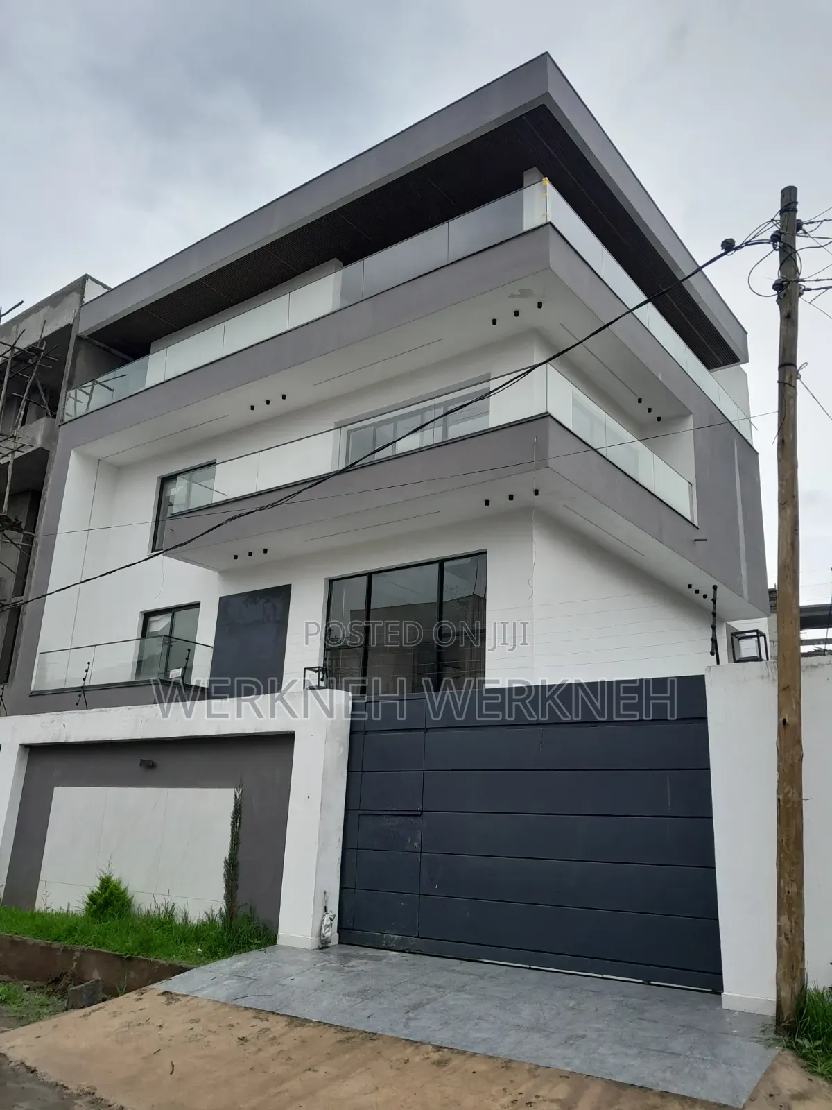 Furnished 7bdrm Penthouse in የግል, Bole for sale