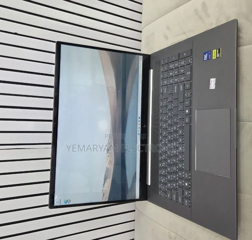 New Laptop HP Envy 17 16GB Intel Core Ultra 7 SSD 512GB