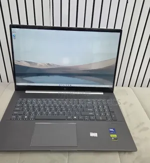 New Laptop HP Envy 17 16GB Intel Core Ultra 7 SSD 512GB