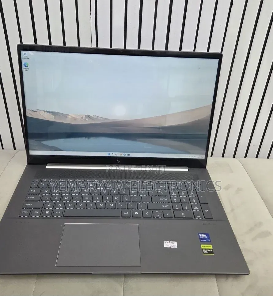 New Laptop HP Envy 17 16GB Intel Core Ultra 7 SSD 512GB