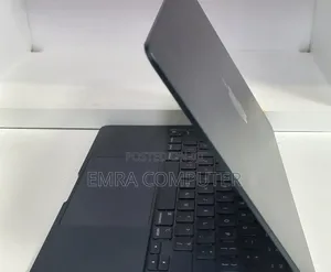 New Laptop Apple MacBook Air 2022 M2 8GB Apple M2 SSD 256GB