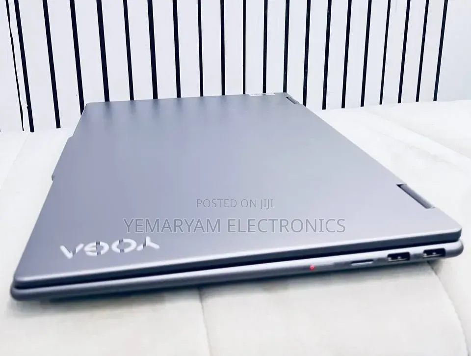New Laptop Lenovo Yoga Slim 7 16GB AMD Ryzen 7 SSD 512GB