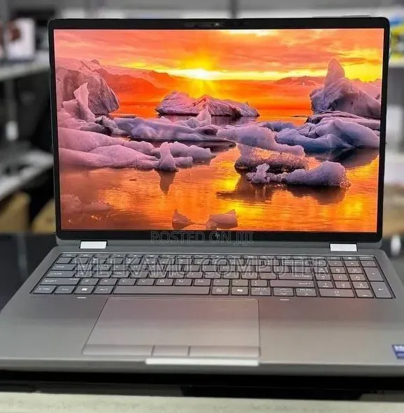 New Laptop HP ZBook 16 Studio G10 32GB Intel Core Ultra 7 SSD 1T
