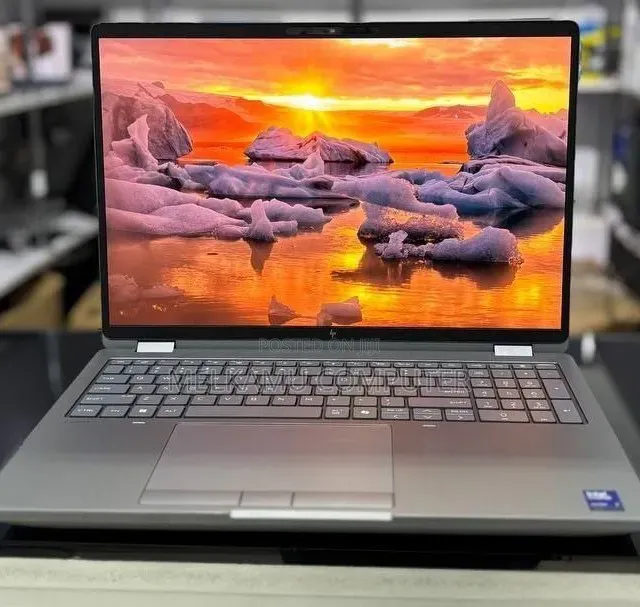 New Laptop HP ZBook 16 Studio G10 32GB Intel Core Ultra 7 SSD 1T