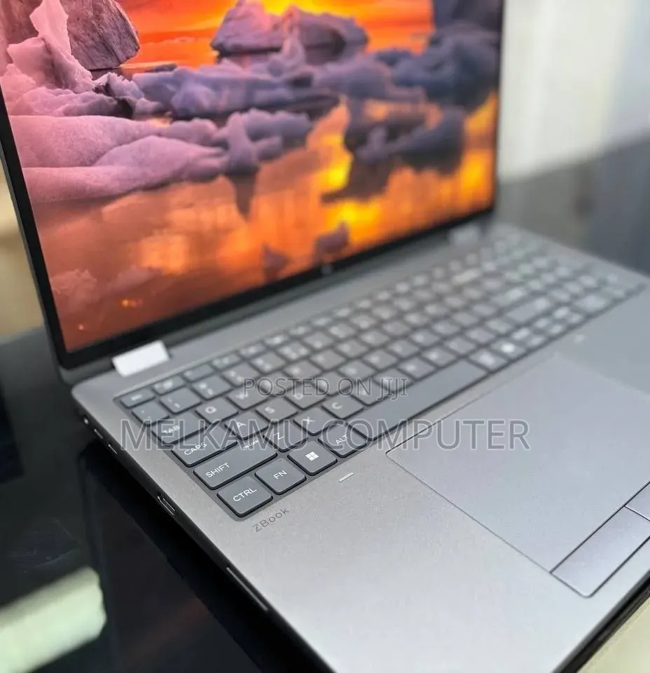 New Laptop HP ZBook 16 Studio G10 32GB Intel Core Ultra 7 SSD 1T