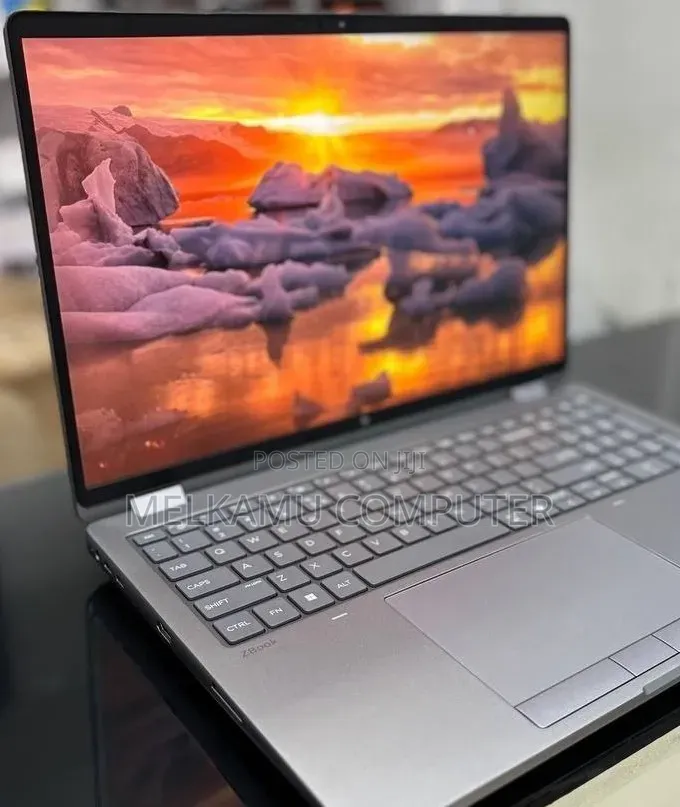 New Laptop HP ZBook 16 Studio G10 32GB Intel Core Ultra 7 SSD 1T