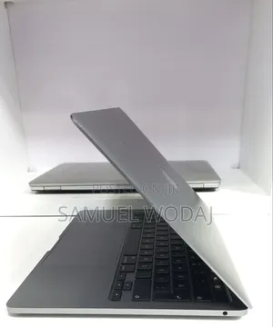 New Laptop Apple MacBook Air 2020 M1 8GB Apple M1 SSD 256GB