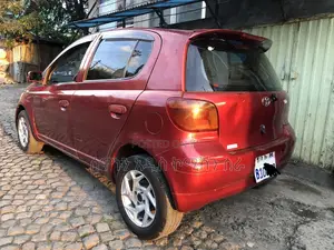 Toyota Vitz 1.0 FWD 5dr 2002 Burgundy