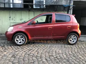 Toyota Vitz 1.0 FWD 5dr 2002 Burgundy