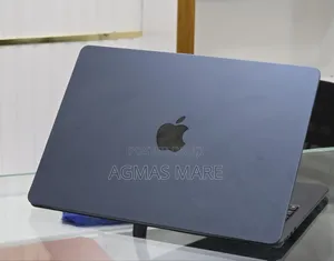 New Laptop Apple MacBook Air 2022 M2 16GB Apple M2 SSD 512GB