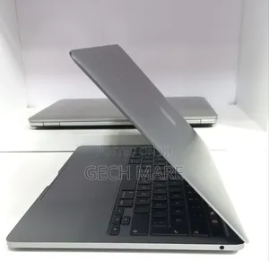 New Laptop Apple MacBook Pro 2020 M1 8GB Intel SSD 256GB