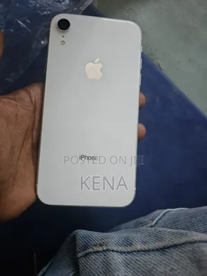 Apple iPhone XR 64 GB White