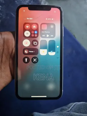 Apple iPhone XR 64 GB White