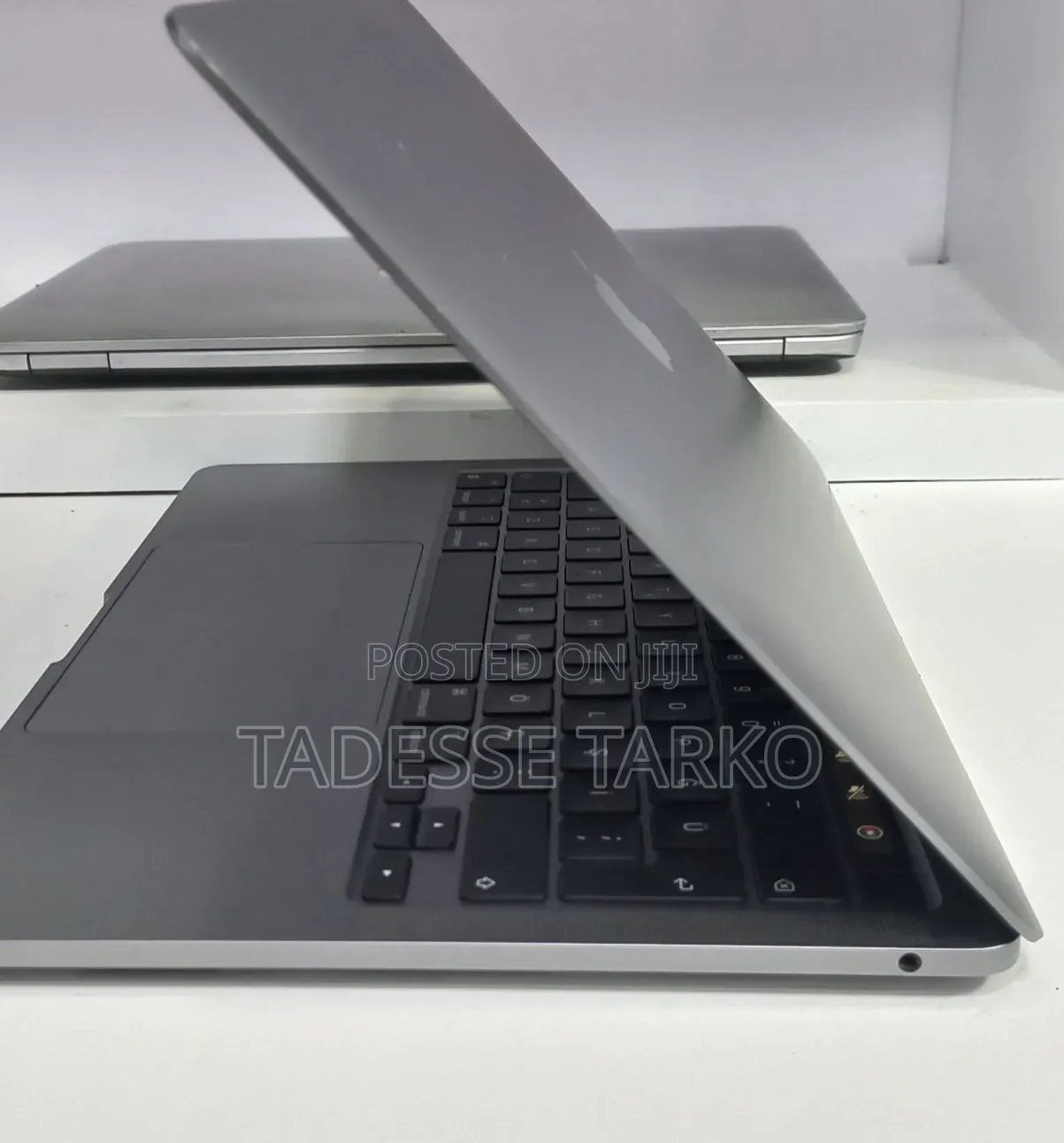 New Laptop Apple MacBook Air 2020 M1 8GB Apple M1 SSD 256GB