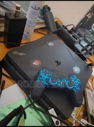 PlayStation 4 Slim