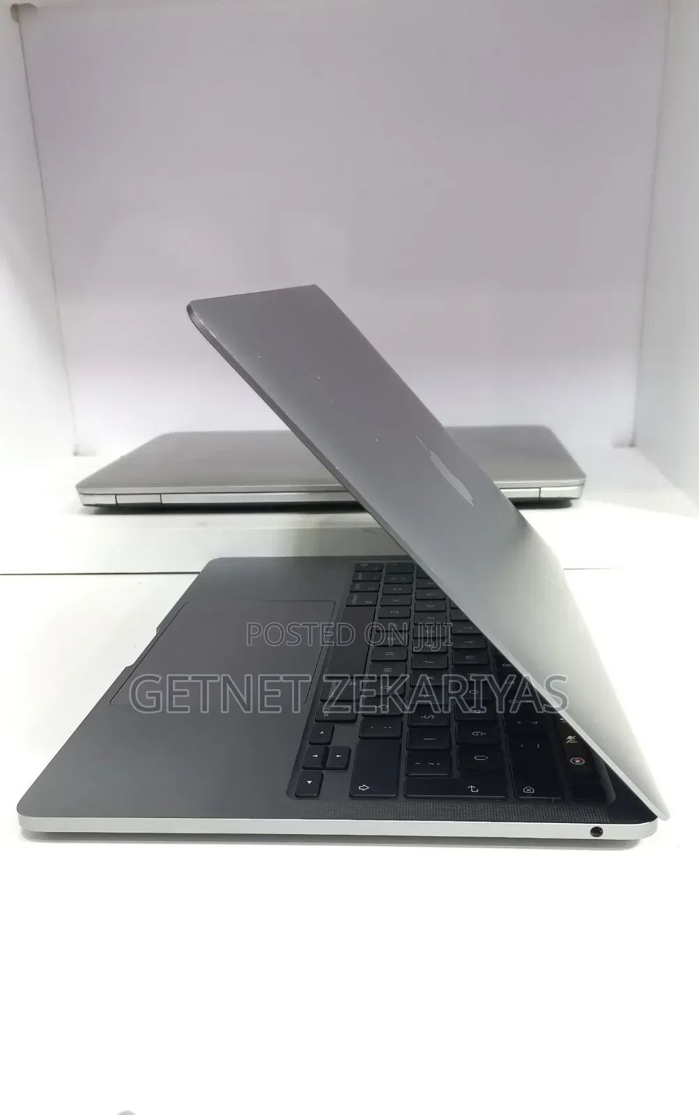 New Laptop Apple MacBook Pro 2020 M1 8GB Apple M1 SSD 256GB