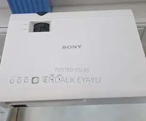 Sony Projector VPL-Dx102