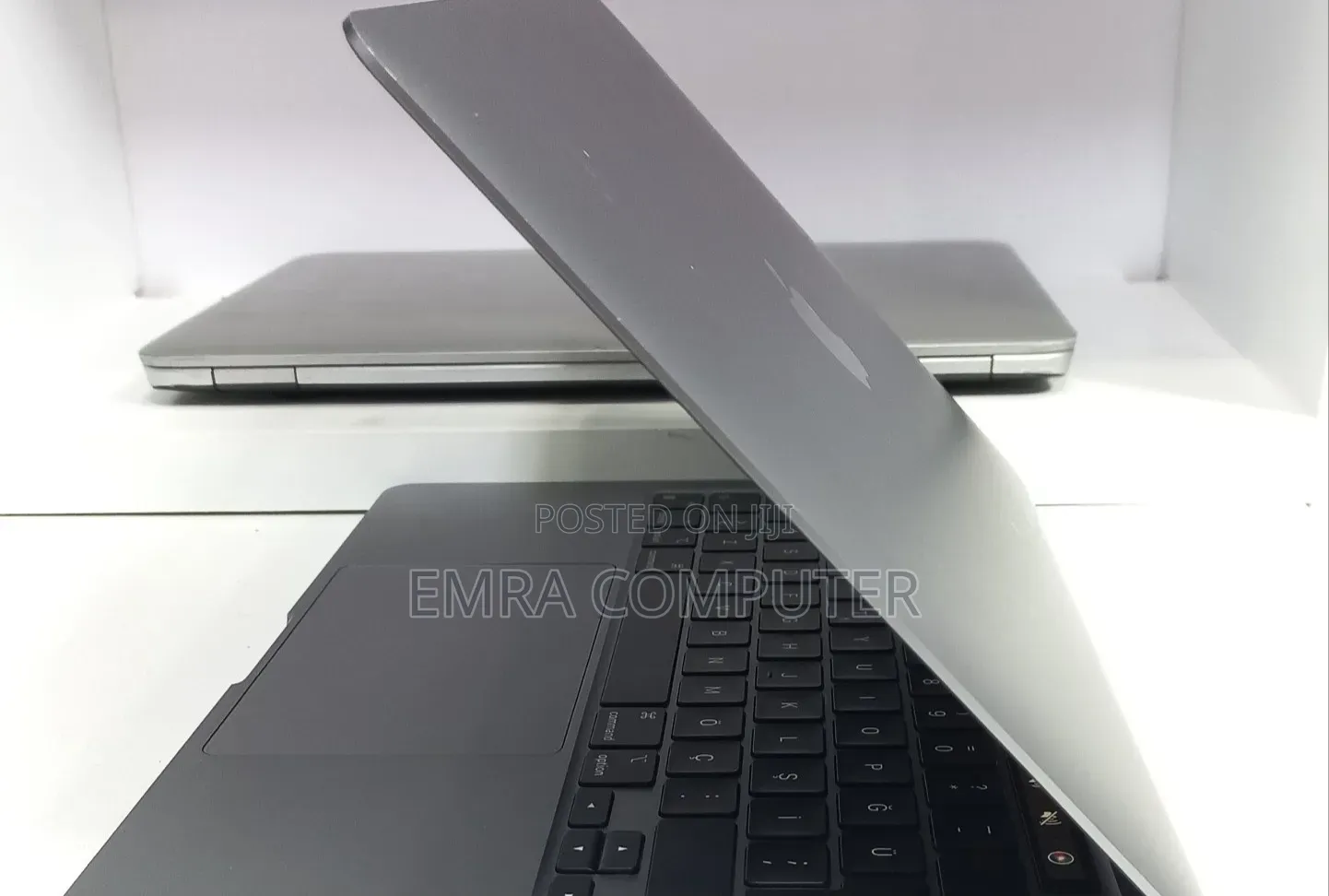 New Laptop Apple MacBook Pro 2020 M1 8GB Apple M1 Pro SSD 256GB