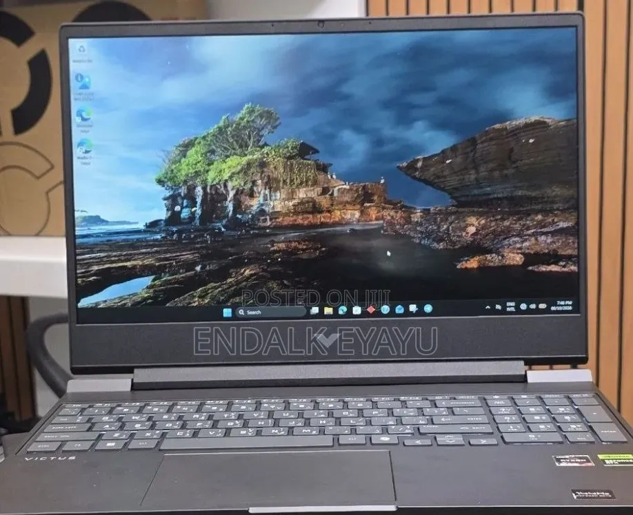 New Laptop HP Victus 15 16GB AMD Ryzen 7 SSD 512GB