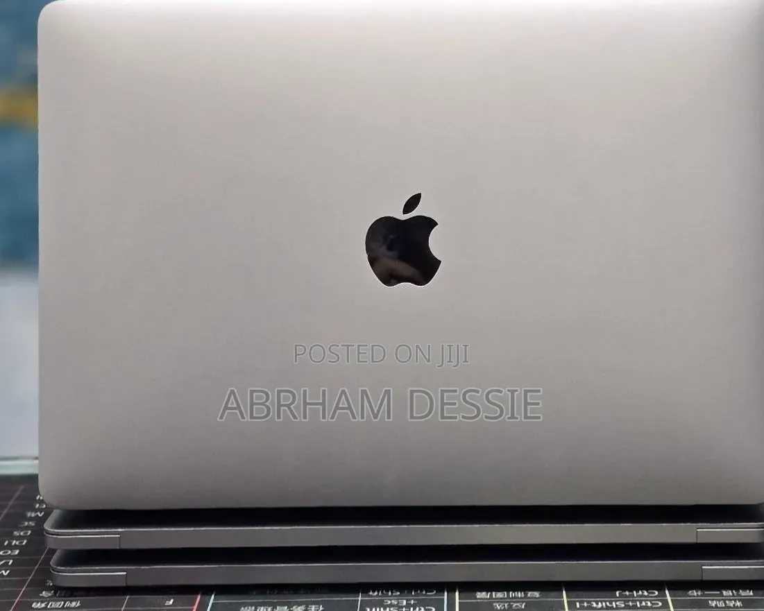New Laptop Apple MacBook Pro 2021 M1 8GB Apple M1 SSD 512GB