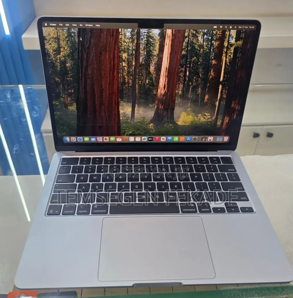New Laptop Apple MacBook Air 2025 M4 16GB Apple M4 SSD 512GB