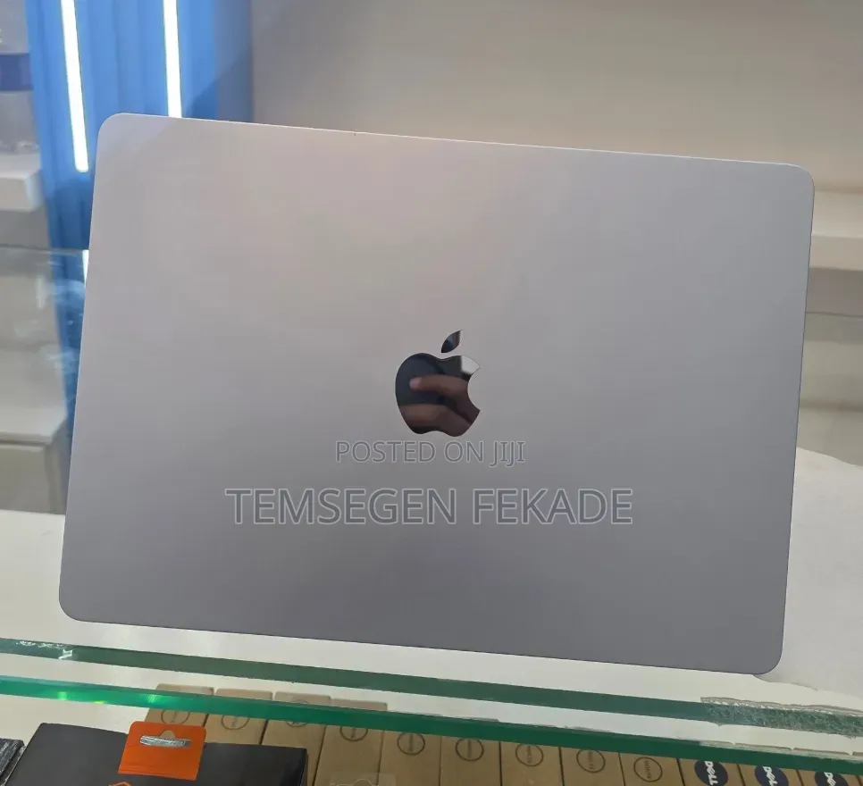 New Laptop Apple MacBook Air 2025 M4 16GB Apple M4 SSD 512GB