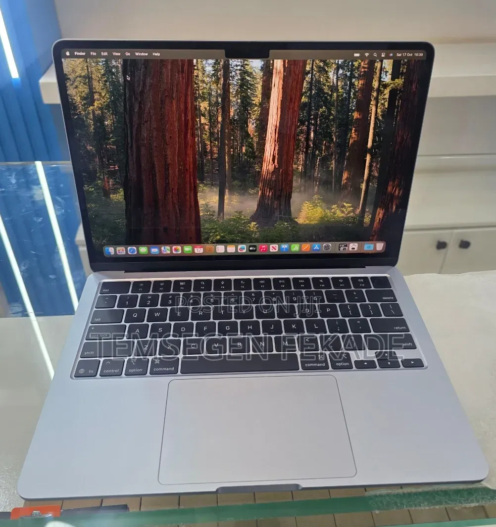 New Laptop Apple MacBook Air 2025 M4 16GB Apple M4 SSD 512GB