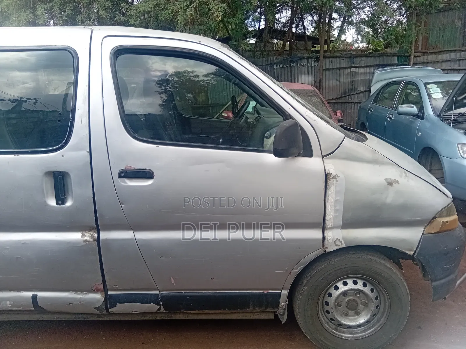 Toyota Grand HiAce 2001 Gray