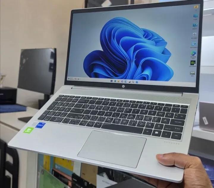 New Laptop HP ProBook 450 G8 16GB Intel Core i7 SSD 512GB
