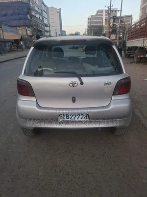 Toyota Vitz 2001 Silver