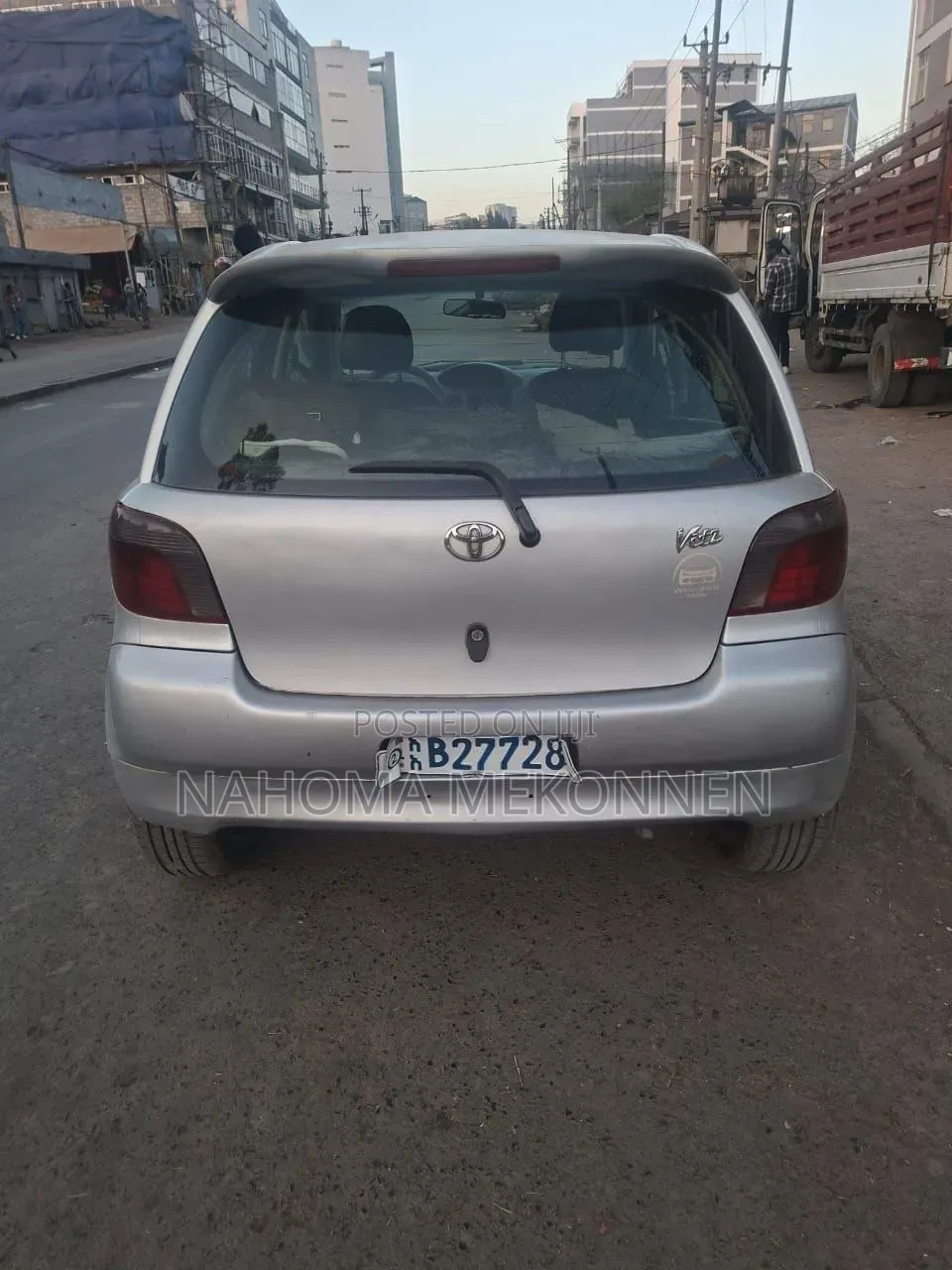 Toyota Vitz 2001 Silver