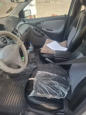 Toyota Vitz 2001 Silver