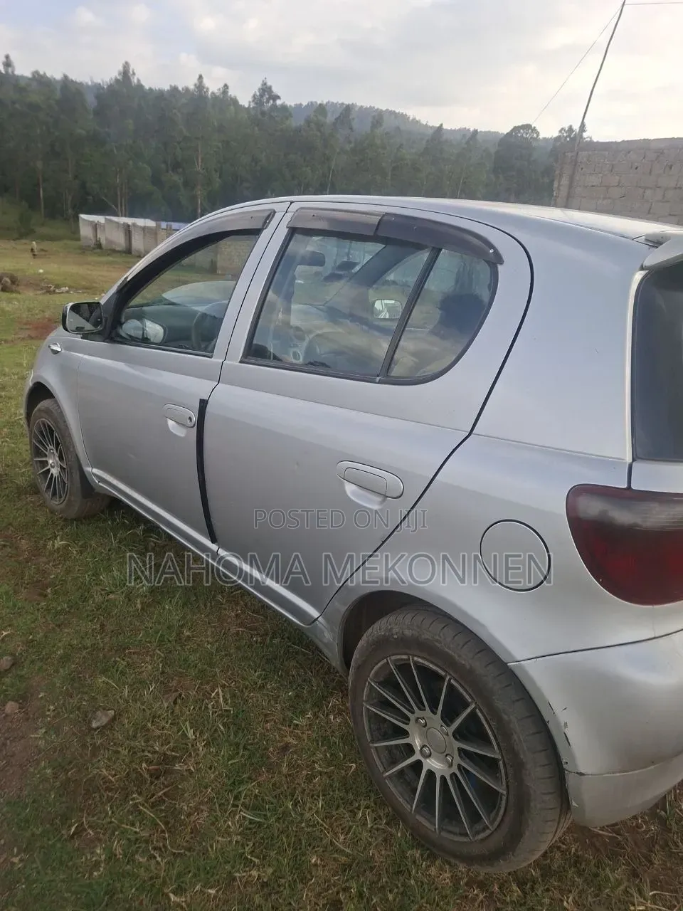 Toyota Vitz 2001 Silver