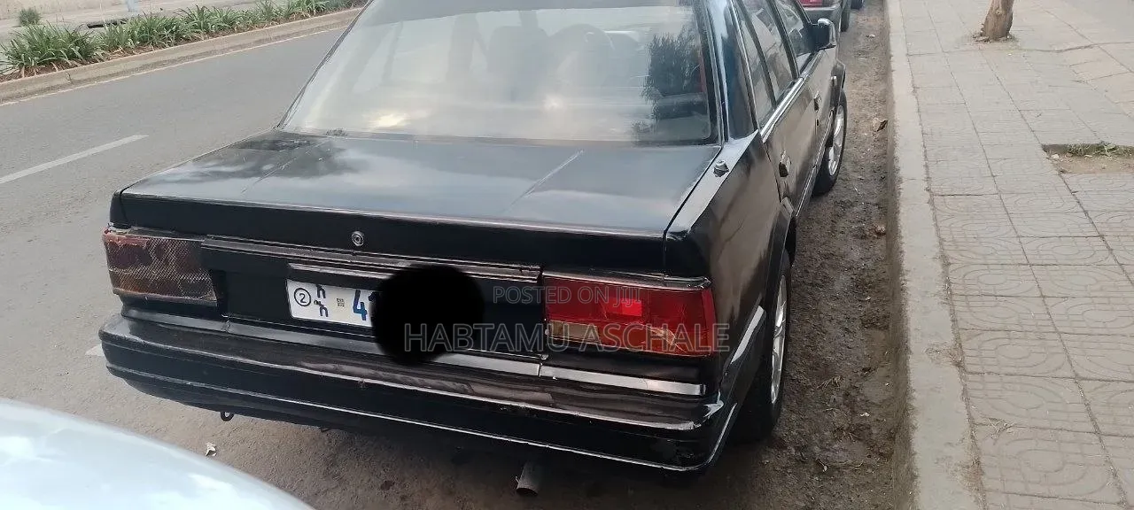 Nissan Bluebird 1997 Black