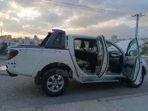 Mitsubishi L200 2007 White