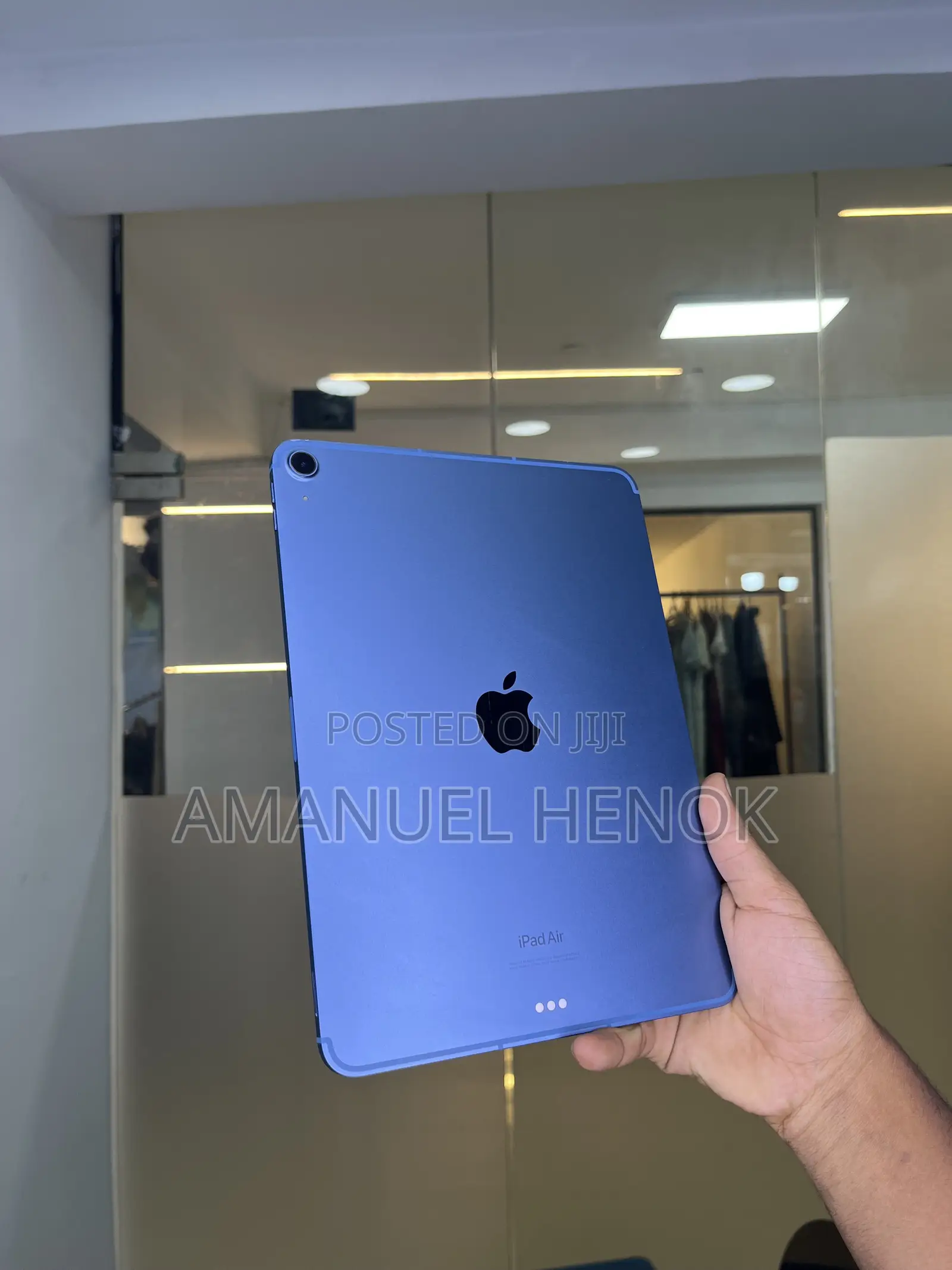Apple iPad Air (2022) 256 GB Blue