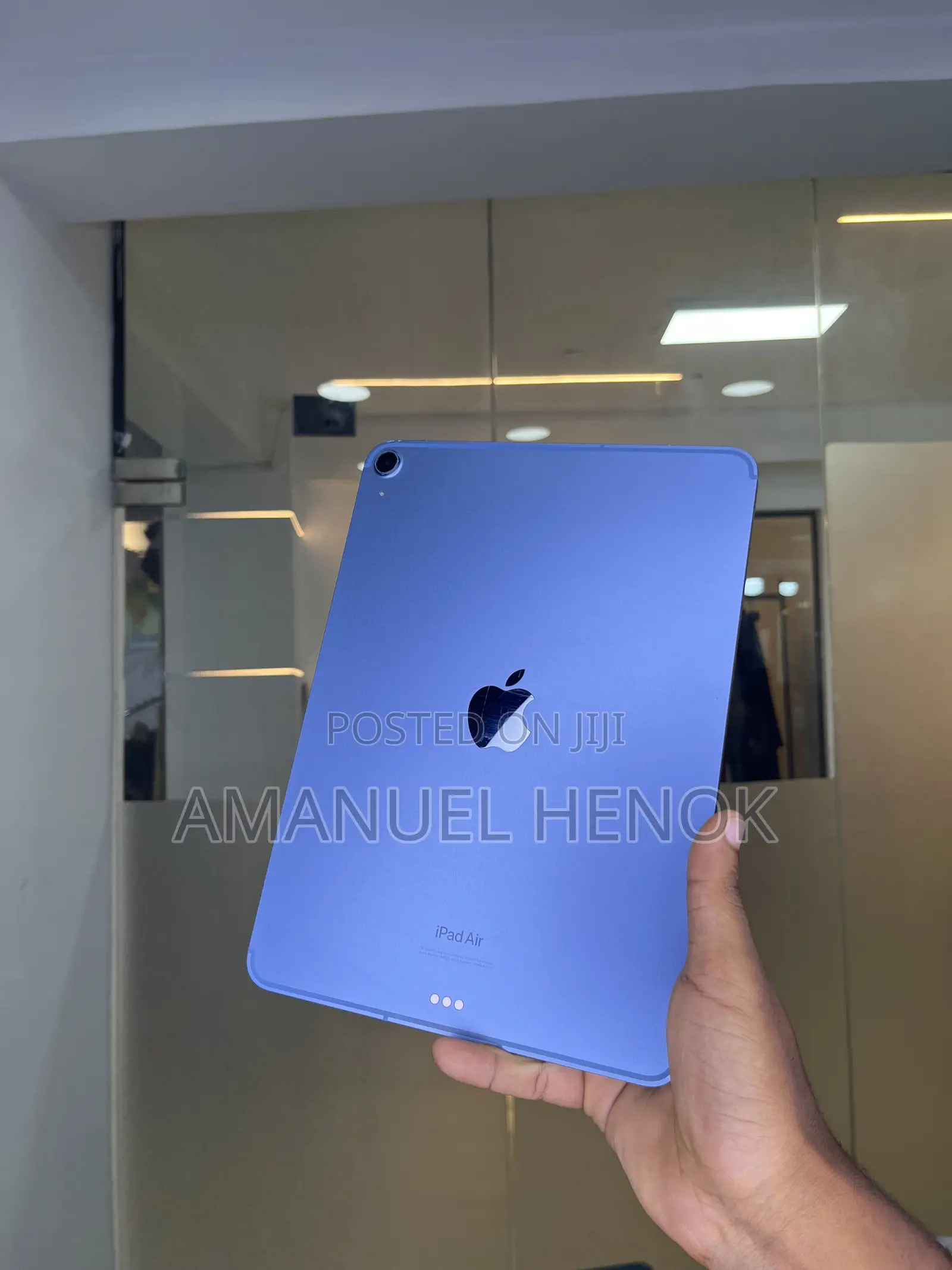 Apple iPad Air (2022) 256 GB Blue