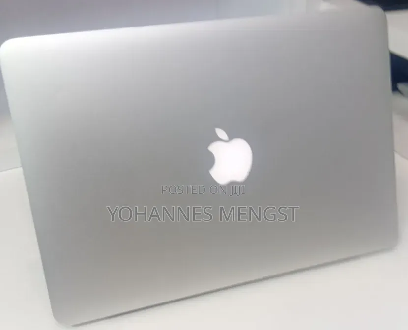 New Laptop Apple MacBook Pro 8GB Intel Core i5 SSD 256GB