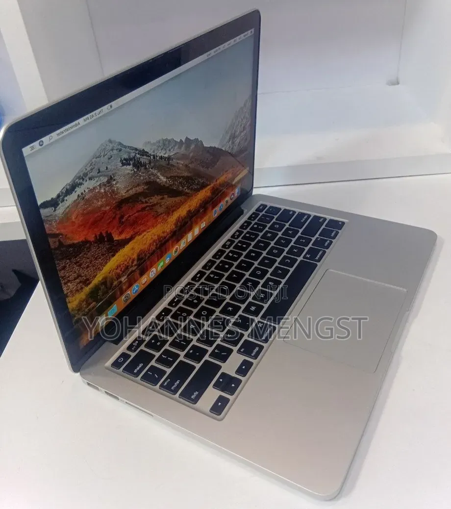 New Laptop Apple MacBook Pro 8GB Intel Core i5 SSD 256GB