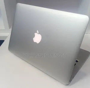 New Laptop Apple MacBook Pro 8GB Intel Core i5 SSD 256GB