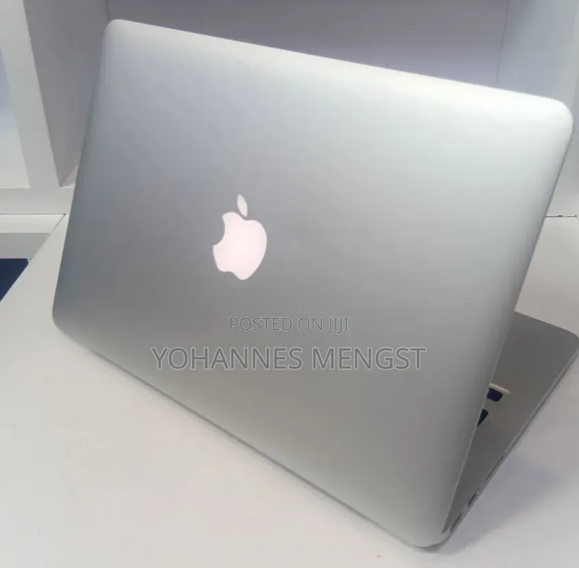 New Laptop Apple MacBook Pro 8GB Intel Core i5 SSD 256GB