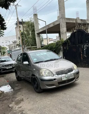 Toyota Vitz 2003 Silver