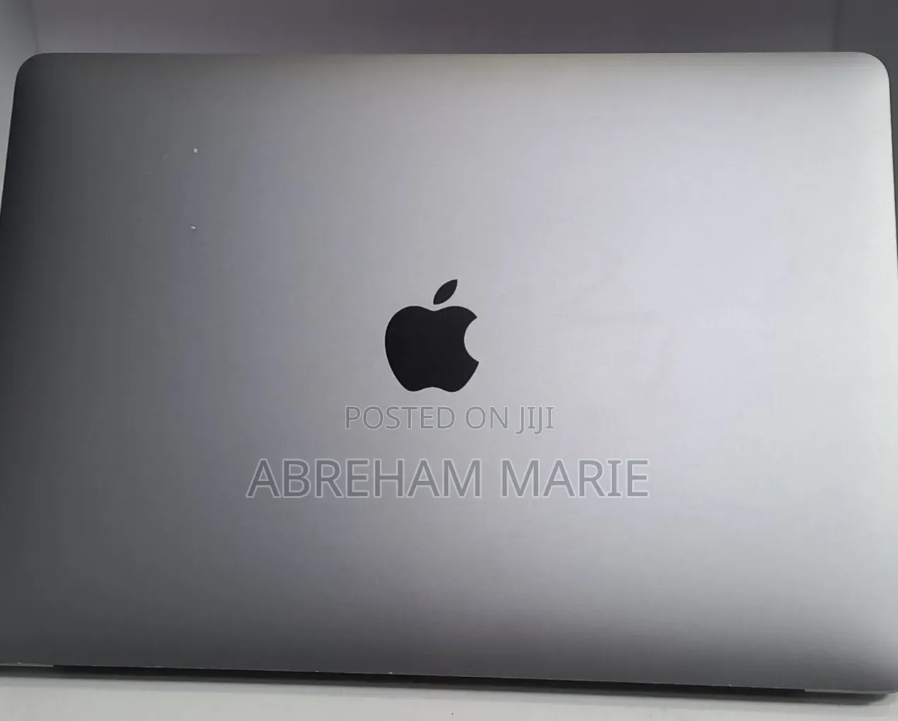 New Laptop Apple MacBook Pro 2020 M1 8GB Apple M1 Pro SSD 256GB