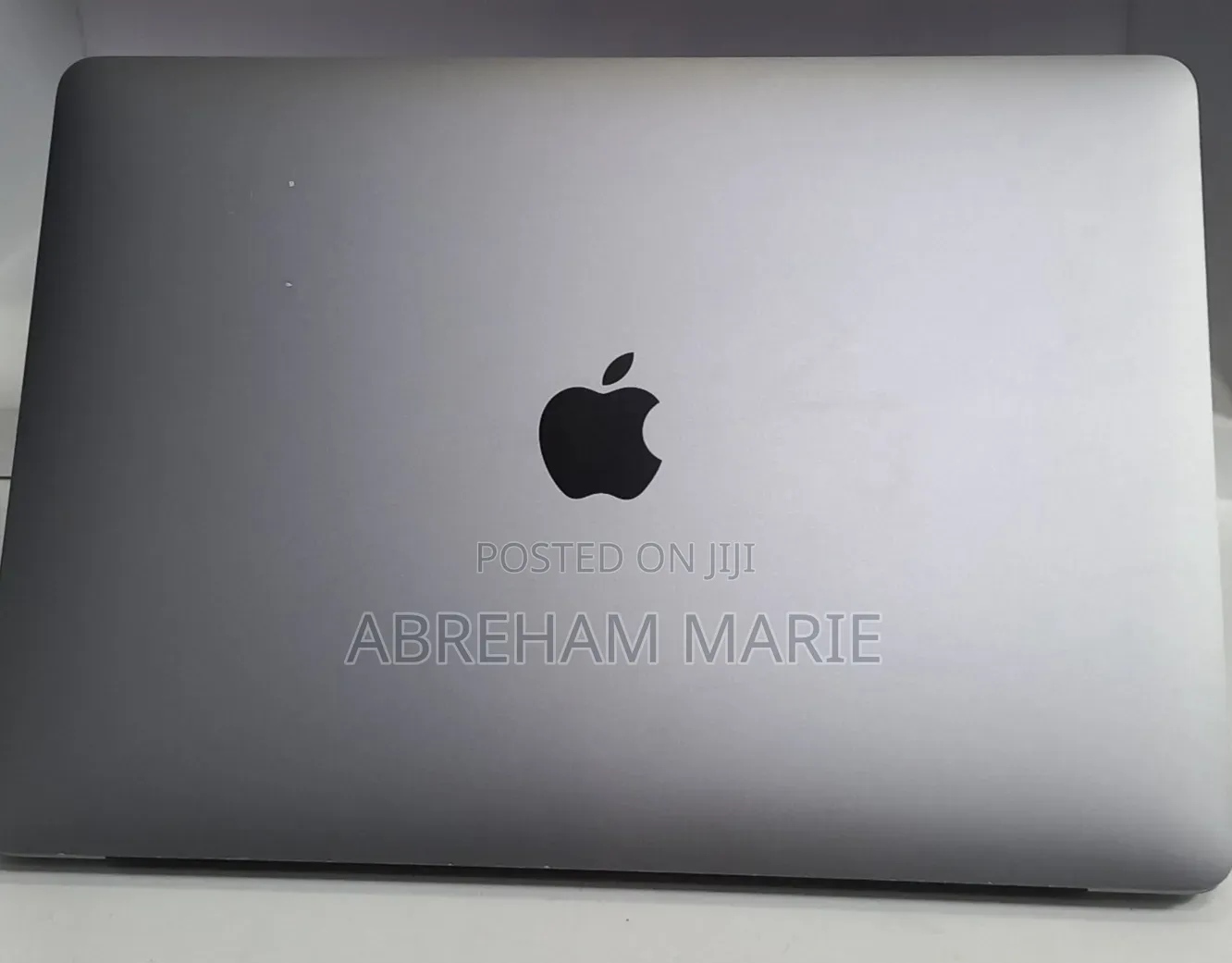 New Laptop Apple MacBook Pro 2020 M1 8GB Apple M1 Pro SSD 256GB