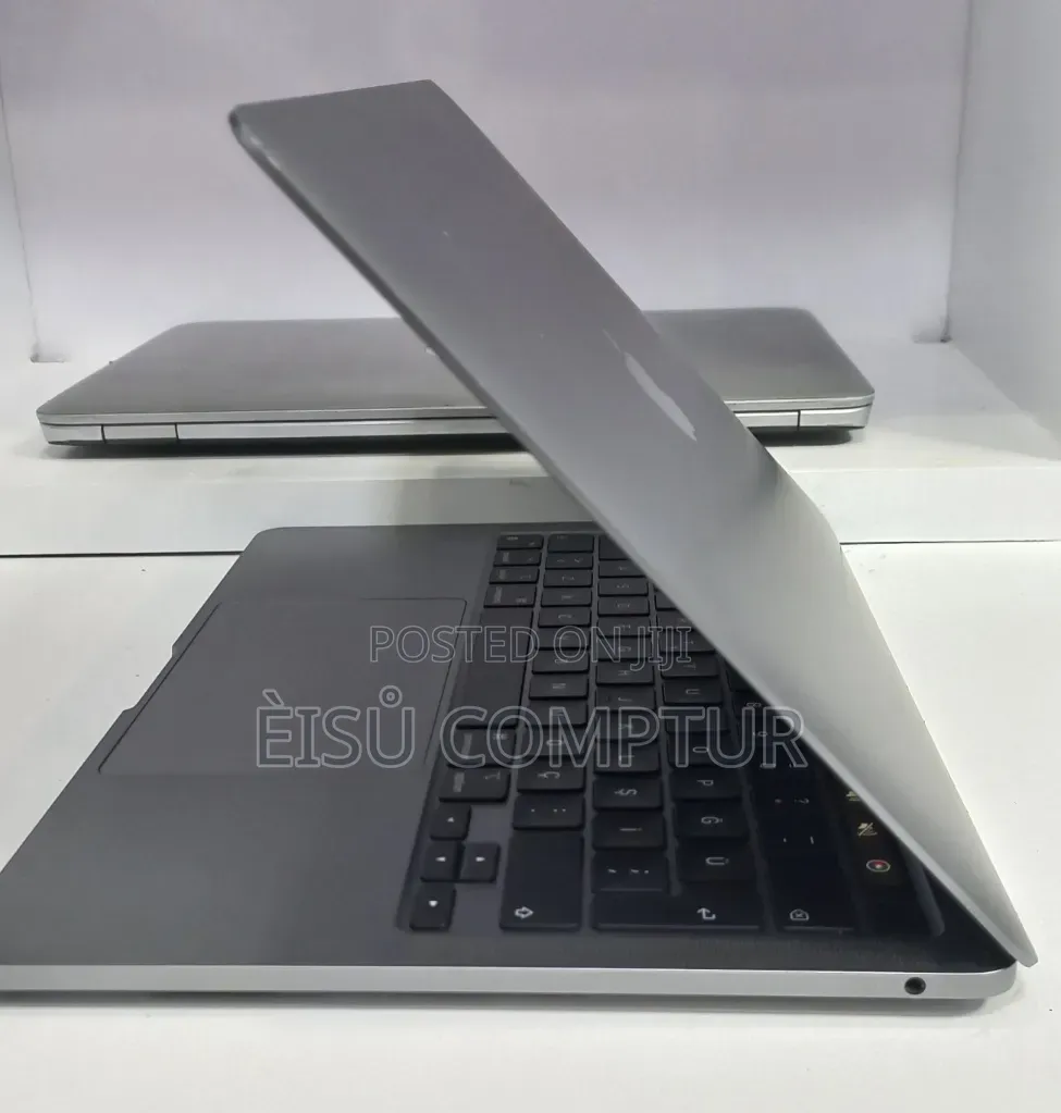 New Laptop Apple MacBook Pro 2021 M1 8GB Apple M1 Pro SSD 256GB
